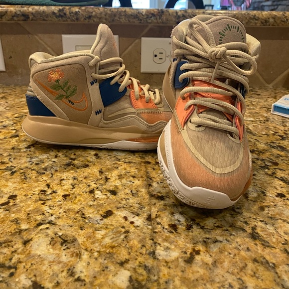 Nike Kyrie Infinity Youth (Mother Nature & Father Time) Basketball Shoes - Picture 1 of 5